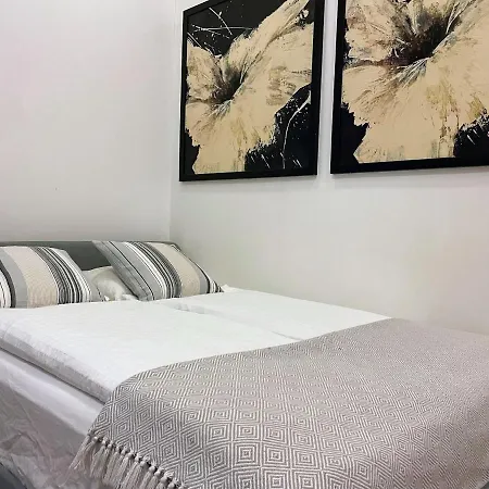 Апартаменты Cozy Local Naplavka In Center Прага