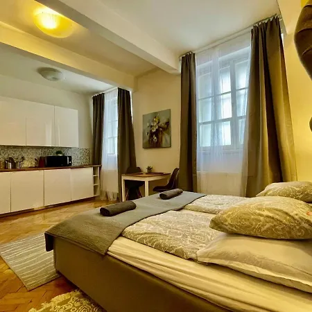 Apartment Cozy Local Naplavka In Center