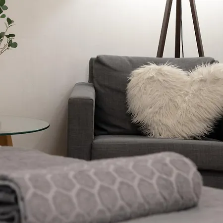 Cozy Local Naplavka In Center Apartment *